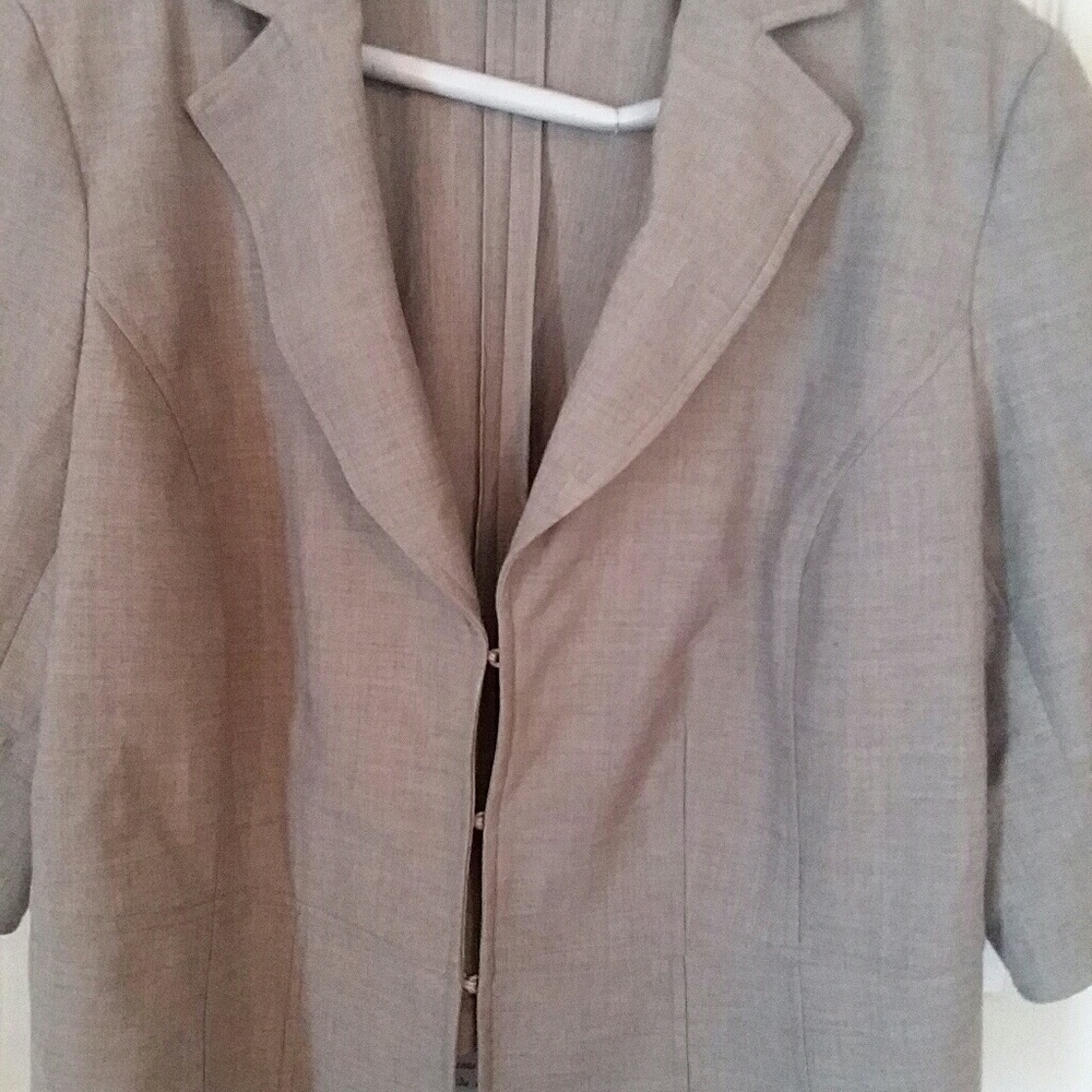 Blazer - Picture 5 of 8